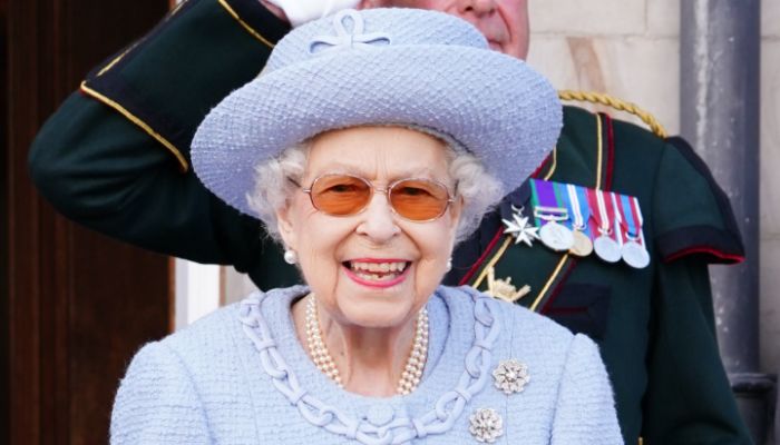 Queen Elizabeth postpones key meeting after appearing with a bruise on her hand